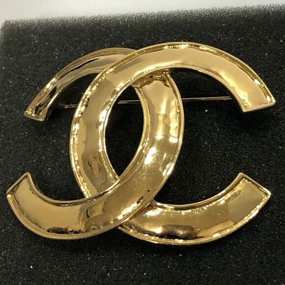 CHANEL CC Logo Vintage Brooch Gold Tone Pin 94P Auth - Picture 14 of 16